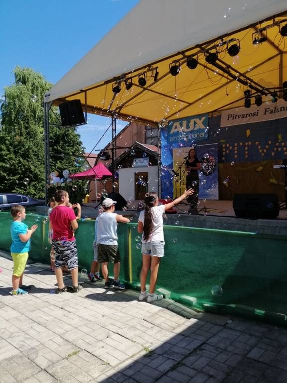 Pitvarosi falunap �s kukorica kavalk�d